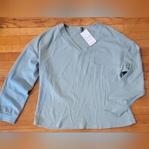 Women's Long Sleeve V-Neck Top - Green